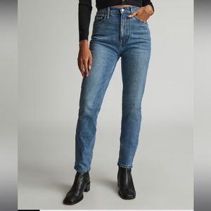 Everlane Cheeky Jeans in Mid-blue